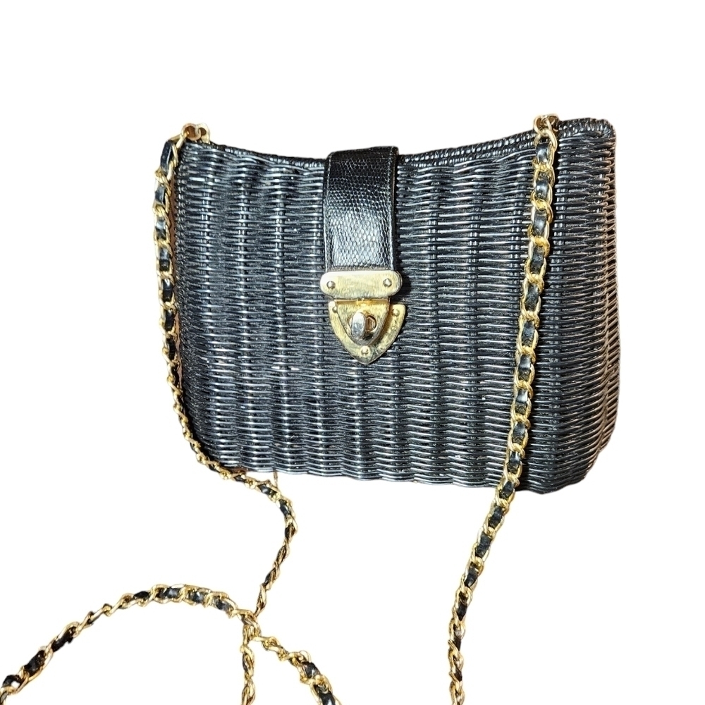Vintage Black Basket weave shoulder bag. - Picture 8 of 15